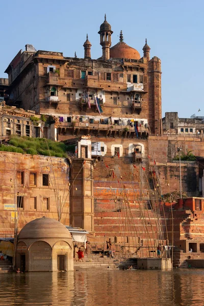 Mesquita Aurangzebs Construída Local Antigo Templo Hindu Orla Rio Ganges — Fotografia de Stock