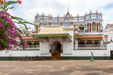 Güney Hindistan 'ın Tamil Nadu bölgesindeki Kanadukathan, Karaikkudi' deki Kanadukathan Sarayı. Chettinad Sarayı olarak da bilinir, 1912 'de inşa edilmiştir..
