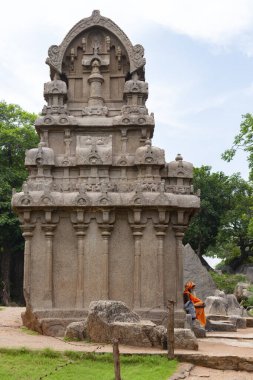 Hindistan 'ın Tamil Nadu bölgesindeki Mahabalipuram' daki tek taş Hindu tapınaklarından biri. Bu ve yakınlardaki diğer tapınaklar UNESCO Dünya Mirası Alanı.