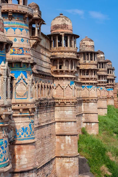 인도의 마드히야 프라데쉬주 갈리오르시에 요새입니다 갈리오르가 내려다 보이는 있습니다 시기는 — 스톡 사진