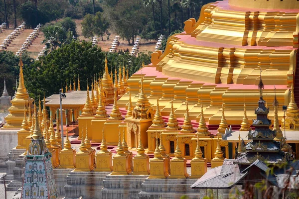 Vele Kleine Stoepa Aan Voet Van Aung Setkaya Boeddhistische Pagoda — Stockfoto