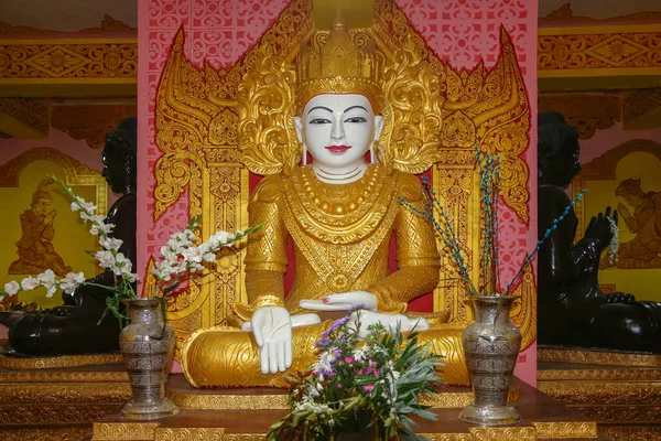 Imagens Budhha Dentro Laykyun Sekkya Standing Buddha Estátua Buda Mais — Fotografia de Stock