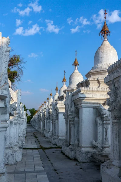 Few 729 Stupa Grounds Kuthodow Pagoda Foot Mandalay Hill Mandalay — Stock Photo, Image