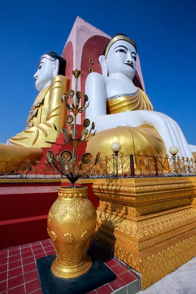 Kyeik Pun Pagoda Bago Myanmar Pagoda Cztery Gigantyczne Posągi Buddy — Zdjęcie stockowe