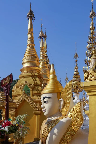 Temples Stupa Shwedagon Pagoda Complex Officially Titled Shwedagon Zedi Daw — Stock Photo, Image