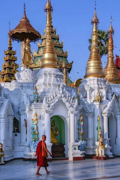 Shwedagon Pagoda Complex 신전들은 공식적으로 Shwedagon Zedi Daw 이름이다 미얀마 — 스톡 사진