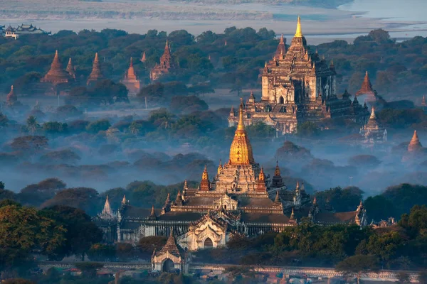 ミャンマー ビルマ のバガンの古代都市でアナンダ仏教寺院とPitaka Taikの早朝の空中ビュー 1105Ceからの日付 — ストック写真