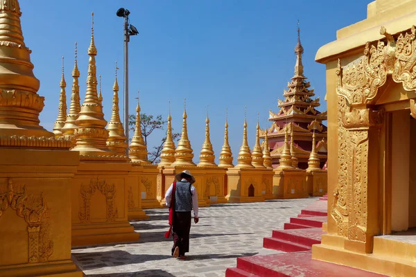 Une Pagode Nombreux Petits Stupa Dans Complexe Temple Shwemawdaw Paya — Photo