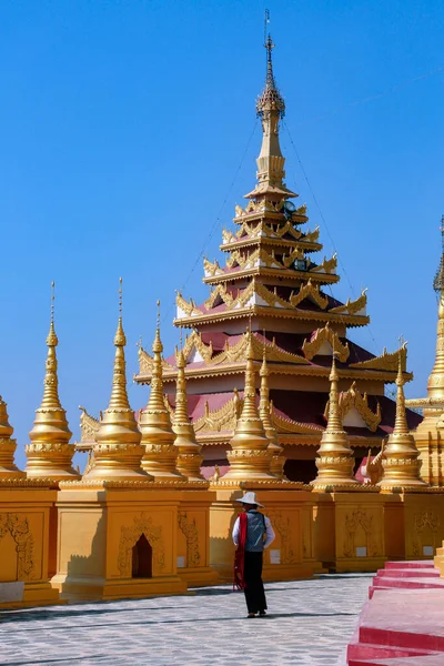 Une Pagode Nombreux Petits Stupa Dans Complexe Temple Shwemawdaw Paya — Photo