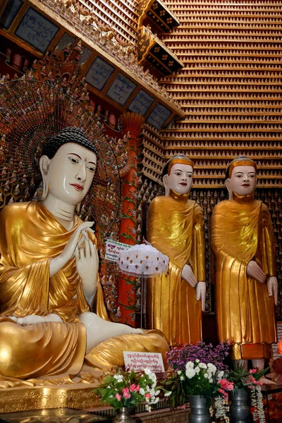 ミャンマー ビルマ のMonywaにあるMohnyin Thambuddhei Payaの仏教寺院複合体の内部 1303年に建てられたが 1939年に再建された 釈迦像50万体以上が安置されているという — ストック写真