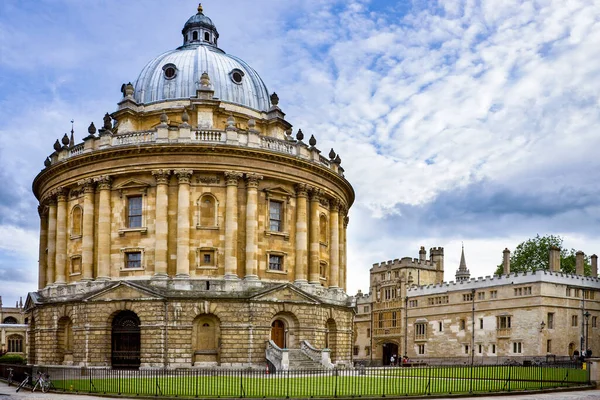 Radcliffe Camera Building Bodleian Library Oxfordzie Wielka Brytania Budynek Prawej — Zdjęcie stockowe