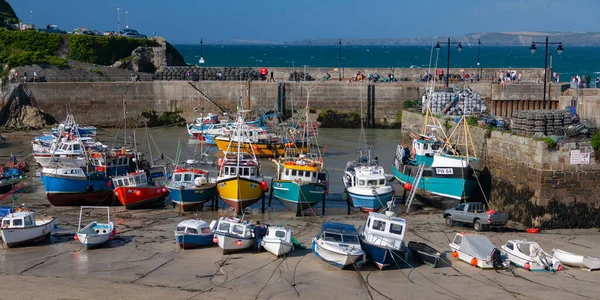 Łodzie Rybackie Podczas Odpływu Newquay Harbor Kornwalii Zjednoczone Królestwo — Zdjęcie stockowe