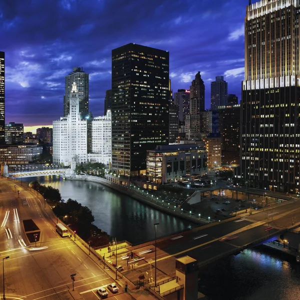 美利坚合众国伊利诺伊州芝加哥市郊地区的里格利大楼 — 图库照片