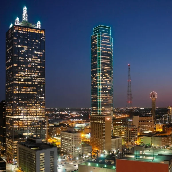 Dallas Şehrinin Silueti Amerika Birleşik Devletleri Nde Taksiler — Stok fotoğraf