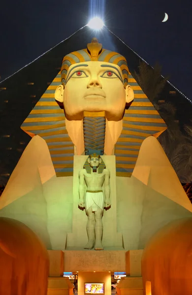 美国纳瓦达拉斯维加斯的金字塔和狮身人面像 — 图库照片