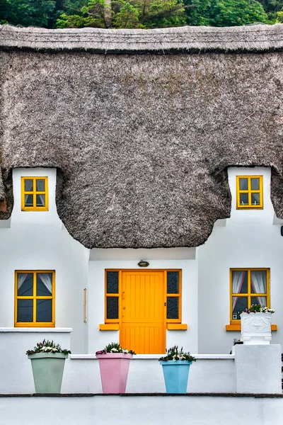 Thatched Domek Popularnej Miejscowości Turystycznej Rybackiej Dunmore East Hrabstwie Waterford — Zdjęcie stockowe