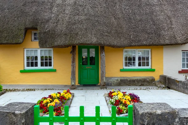 Chata Thatched Miejscowości Adare Hrabstwie Limerick Republika Irlandii — Zdjęcie stockowe