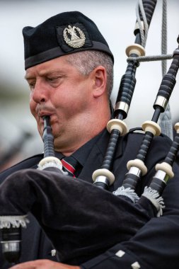 Piper Cowal 'da İskoçya' nın Cowal Yarımadası 'ndaki Dunoon yakınlarında Highland Oyunları' nda buluşuyor..