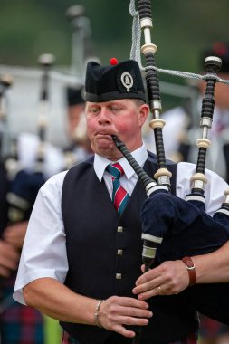 Piper Cowal 'da İskoçya' nın Cowal Yarımadası 'ndaki Dunoon yakınlarında Highland Oyunları' nda buluşuyor..