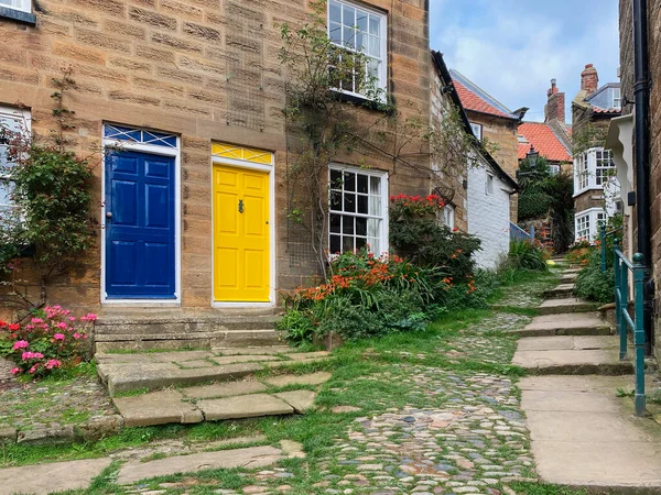 Malebné Chalupy Pobřežním Městě Robin Hoods Bay North Yorkshire Spojeném — Stock fotografie