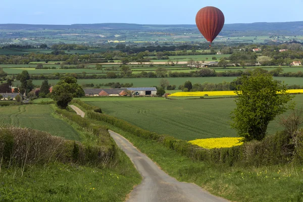Yorkshire country - Heißluftballon — Stockfoto
