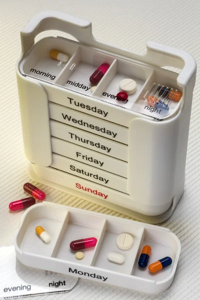 Napi kábítószer box - gyógyszeres kezelés — Stock Fotó