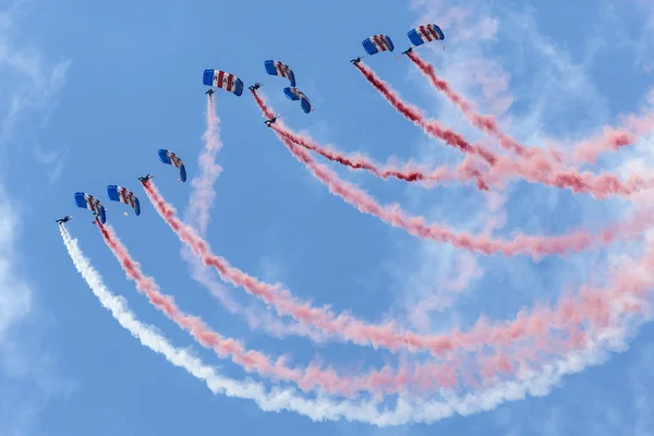 Falcons fallskärm Display Team — Stockfoto