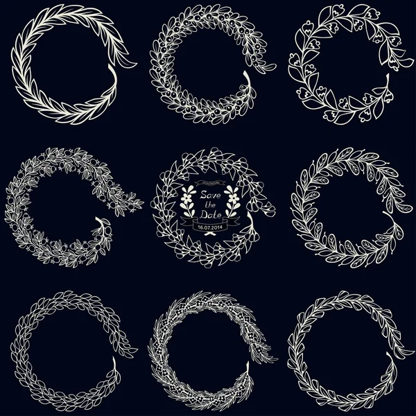 Conjunto de coronas florales vectoriales dibujadas a mano — Archivo Imágenes Vectoriales