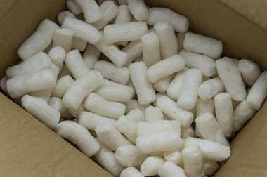 köpük çubuklu kutu tepeden yakından görünüm