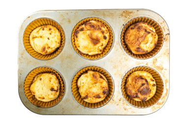 Kekler yemek kabı görünümünde. Yakından izole et.