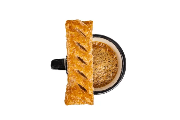 Ceașcă de cafea cu cookie-uri de zahăr pe un fundal alb vedere de sus aproape — Fotografie, imagine de stoc
