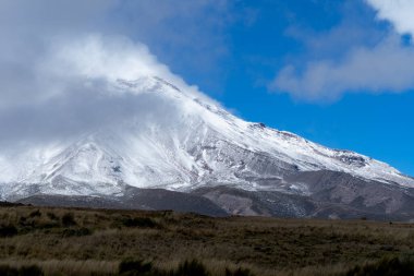 Chimborazo Yanardağı, Ekvador 'un Chimborazo eyaletinde, Dünya' nın güneşe en yakın noktası.