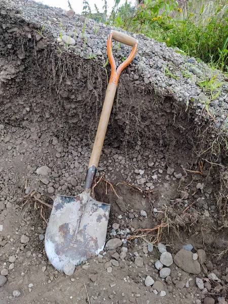 Well Used Spade Next Pile Gravel — Stock Photo, Image