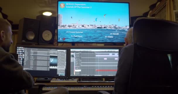 Audio Komponisten Studio Produzieren Musik Für Videos — Stockvideo
