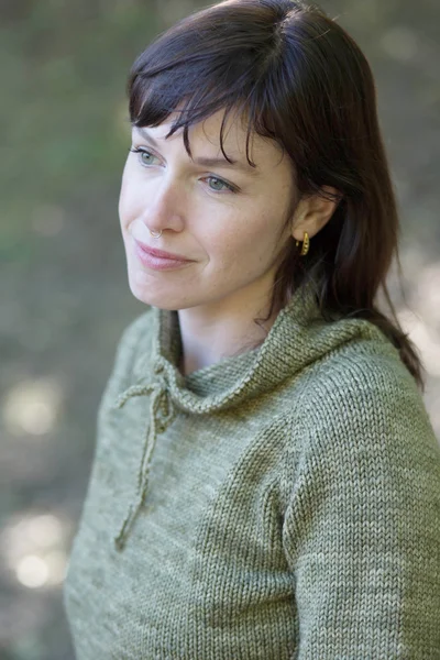 Athletic Woman with Brown Hair and Beautiful Green Eyes — Stock Photo, Image