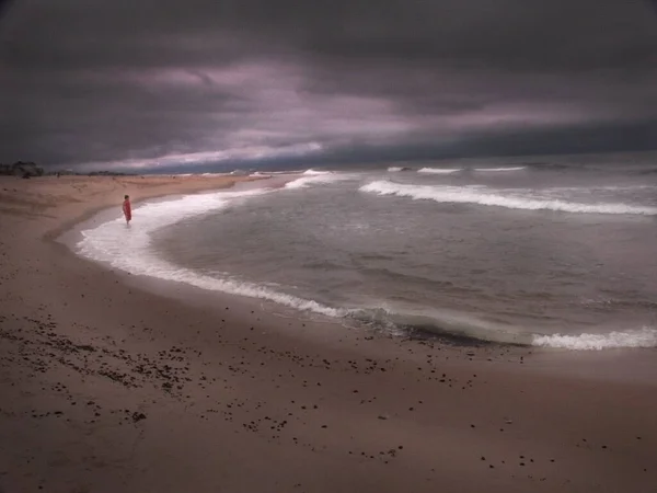 Vacker Utsikt Över Sandstrand Molnig Dag — Stockfoto