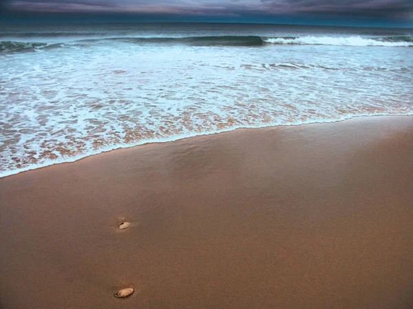 Sandstrand Och Vågor — Stockfoto