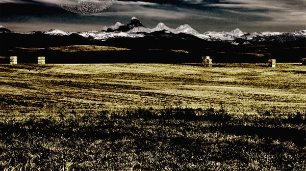 Montana Mountains Farm Digital Photo — Stock Photo, Image
