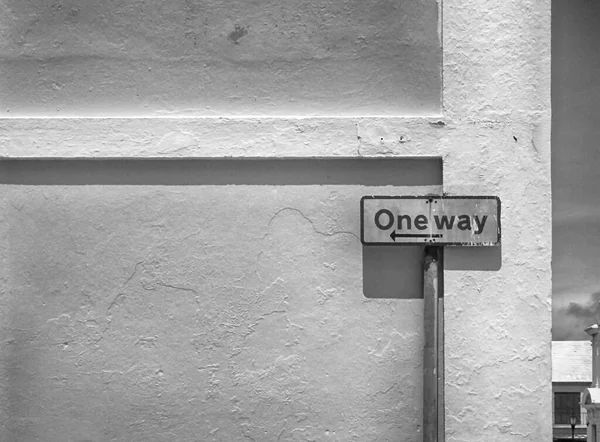 One Way Zucht Huis Gevel — Stockfoto