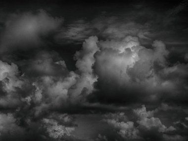 Gökyüzünde güzel kümülüs bulutları