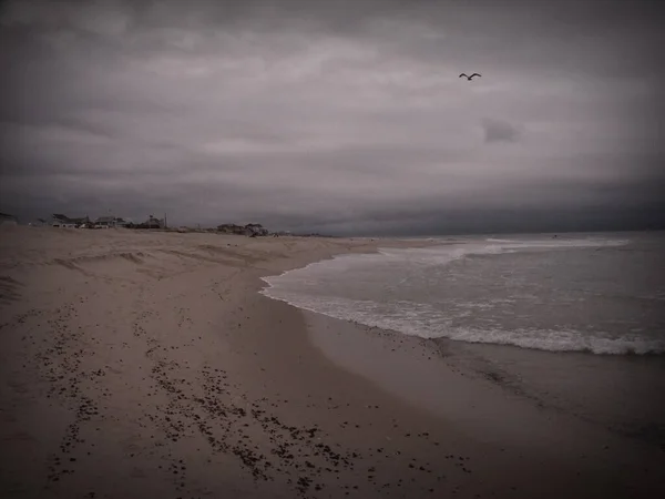 曇りの日の海岸の美しい景色 — ストック写真