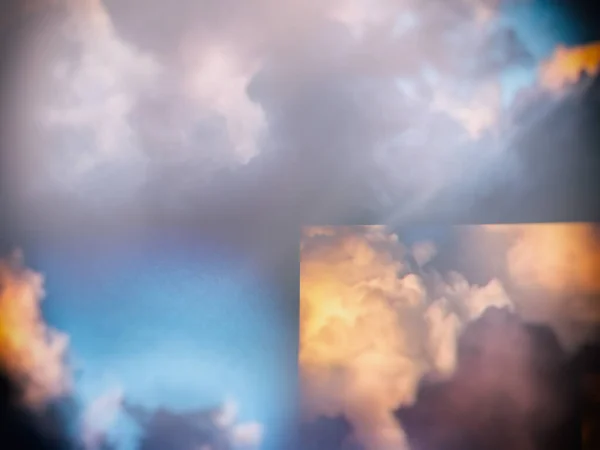 Üstüste Binen Dikdörtgen Katmanlı Renkli Bulutlar — Stok fotoğraf