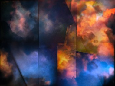 Üstüste binen dikdörtgen katmanlı renkli bulutlar