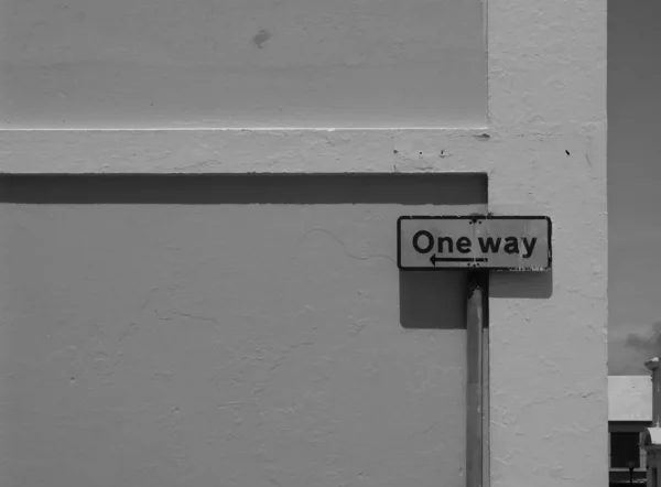One Way Zucht Huis Gevel — Stockfoto