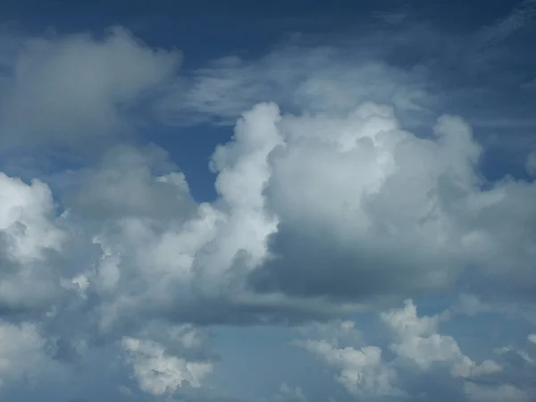 Fluffy Cumulus Cloudscape Vzduch Pozadí — Stock fotografie