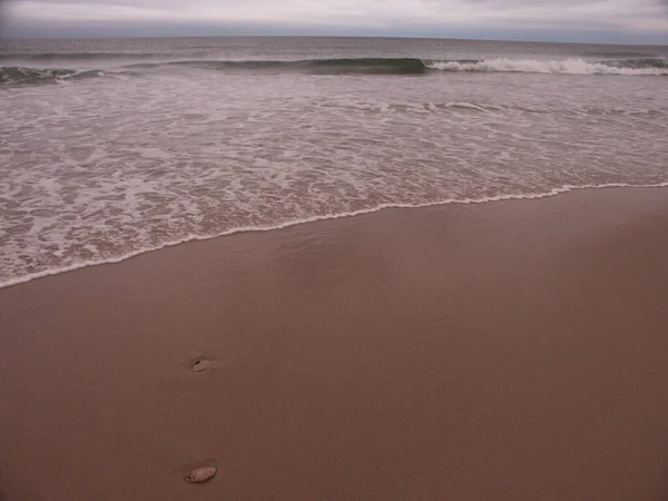 Chmurne Niebo Plaża Ocean — Zdjęcie stockowe