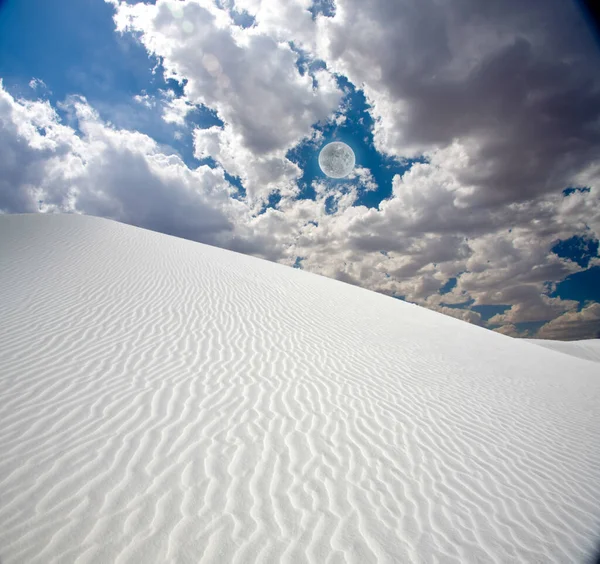 Deserto Con Nuvole Drammatiche — Foto Stock