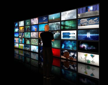 Adam video görüntülerini izliyor. 3B görüntüleme