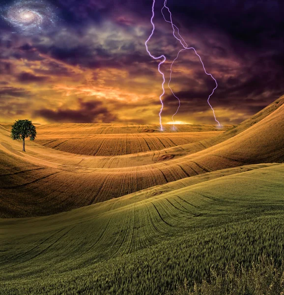 Paesaggio Sereno Con Cielo Drammatico Rendering — Foto Stock