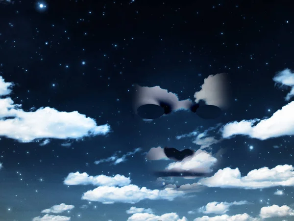 Bulutlu Gökyüzünde Maske Görüntüleme — Stok fotoğraf